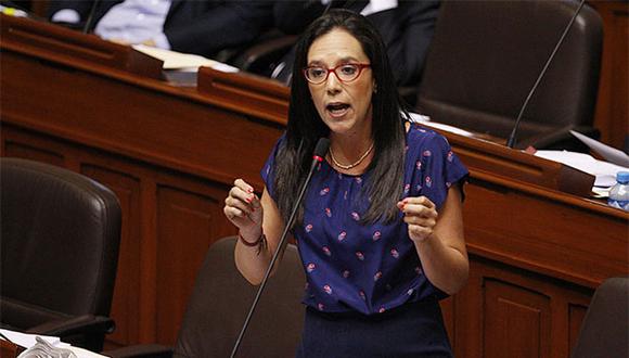 Marisa Glave anunció la presentación de la moción de censura contra Mesa Directiva que encabeza Salaverry. (Foto: Agencia Andina)