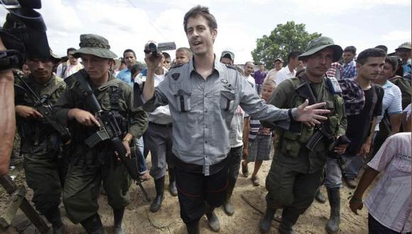 POR FIN LIBRE. Periodista francés fue liberado en caserío de San Isidro por miembros de las FARC. (AP)