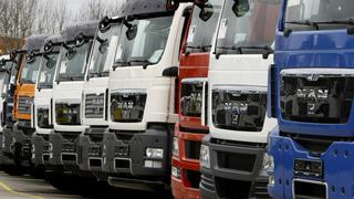 Legisladores europeos respaldan reducir CO2 de camiones en al menos 35% al 2030