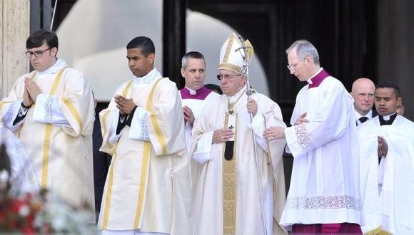 Papa Francisco aprobó proceso para expulsar obispos por casos de pedofilia. (EFE)