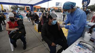 Metropolitano: mayores de 21 años son vacunados contra el COVID-19 en estación Naranjal [FOTOS]