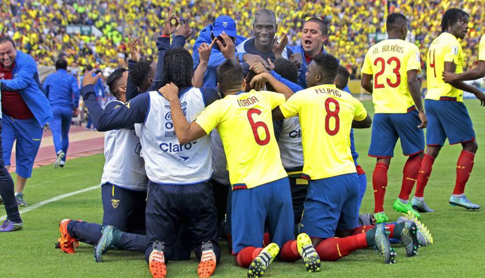 Ecuador se impuso 2-1 a Uruguay en Quito y lidera la tabla de las Eliminatorias.  (AFP)