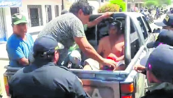 Un hombre, identificado como Pedro Arones Manzanilla (49), arremetió contra el policía con un cuchillo, por lo que fue reducido y conducido a la comisaria. Arones Manzanilla.