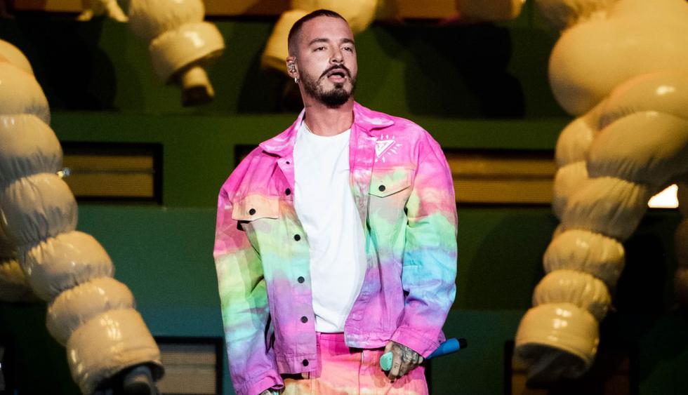 LOS ANGELES, CALIFORNIA - OCTOBER 26: J Balvin performs onstage at Staples Center on October 26, 2019 in Los Angeles, California.   Emma McIntyre/Getty Images/AFP
