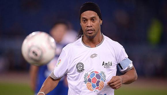 Chapecoense: Ronaldinho estaría dispuesto a jugar para reforzar el equipo. (AFP)