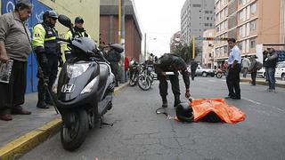 Los Olivos: Combi atropelló y mató a motociclista