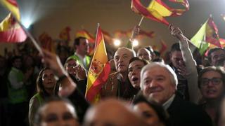 Los nuevos españoles acuden a las urnas ante un futuro incierto