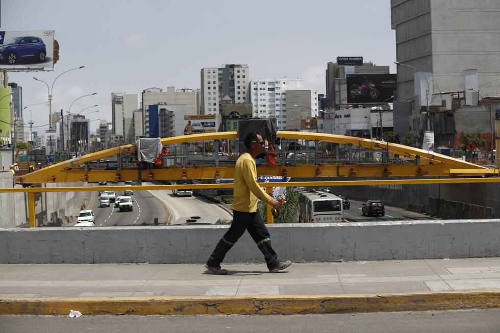 Puentes nuevos sobre la Vía Expresa. (Renzo Salazar / Perú21)