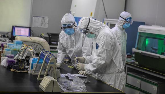 Científicos de China siguen buscando una posible vacuna para el peligroso coronavirus (Foto: EFE)