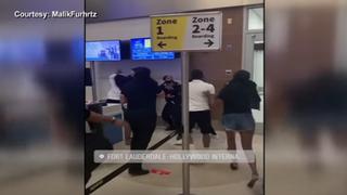 Violento ataque a personal de aerolínea por retraso de vuelo en Florida | VIDEO