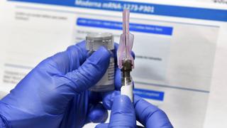 EE.UU.: 57 personas fueron vacunadas contra el COVID-19 con dosis que empleado de hospital echó a perder intencionalmente