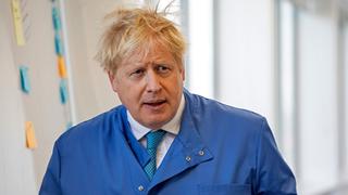 “Les debo la vida”: Boris Johnson da gracias a sanitarios en medio de la escasez de equipos protectores en Reino Unido