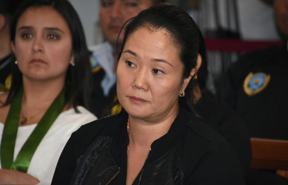 Keiko Fujimori no pudo evitar derramar algunas lágrimas cuando escuchó el fallo a su favor. (Poder Judicial)