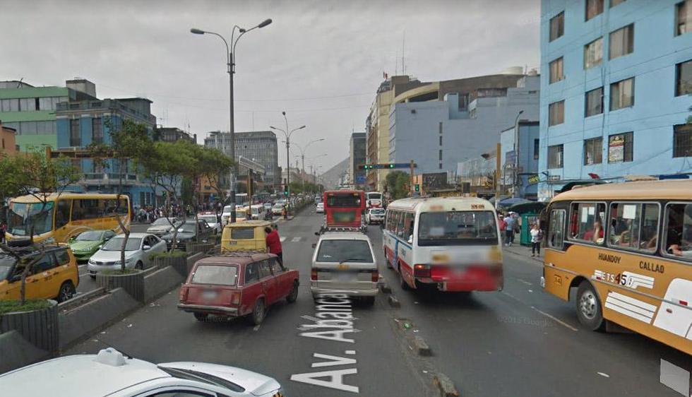 Hombre es captado en plena avenida Abancay realizando algo realmente insólito. Imagen se ha vuelto viral en Google Maps. (Foto: Captura Google Maps)