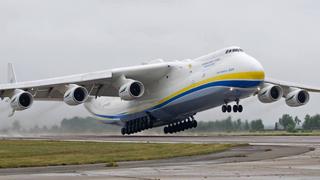 Rusia destruye el avión más grande del mundo en una base aérea de Ucrania