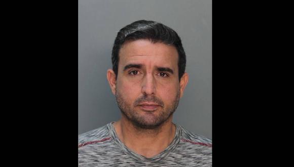 René Pedrosa, el conocido periodista y portavoz del alcalde de Miami, fue arrestado por acosar sexualmente a un menor de edad. (Miami-Dade Corrections)