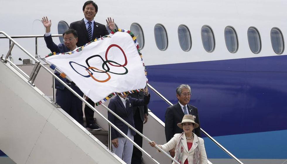 La llegada de la bandera olímpica marca el inicio oficial de los preparativos para los Juegos Olímpicos de Tokio 2020. (EFE)