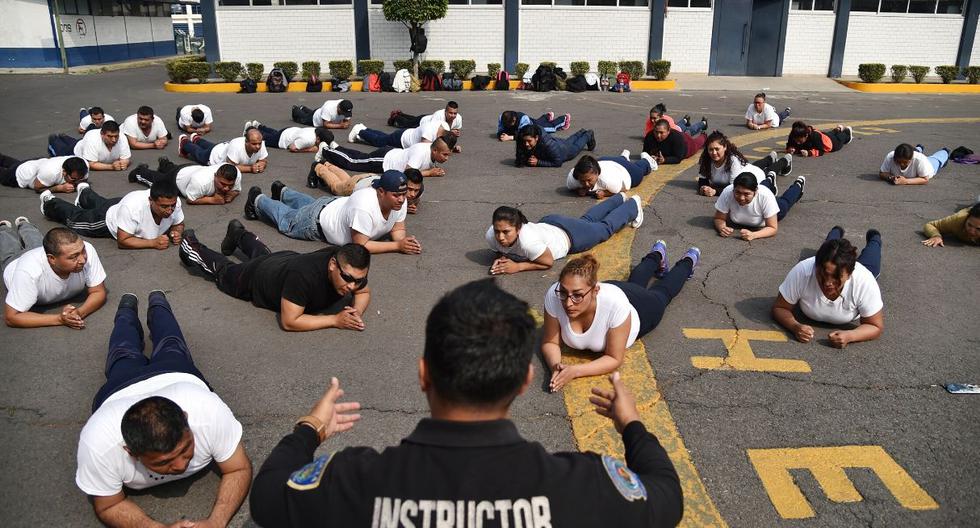Los agentes están recibiendo un plan de ejercicios y programa de nutrición. (Foto: AFP)