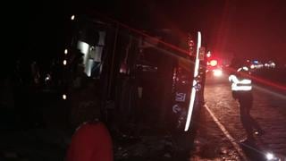 Arequipa: Volcadura de ómnibus deja al menos dos muertos y más de 50 heridos en la Panamericana Sur