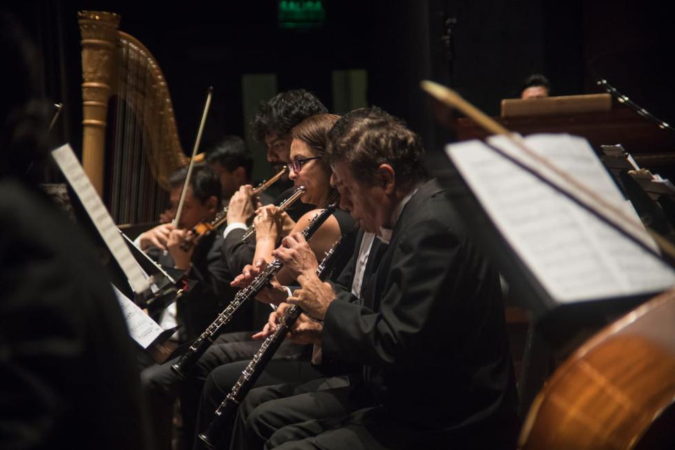 Orquesta Sinfónica Nacional se presenta en el Teatro Municipal de Lima.