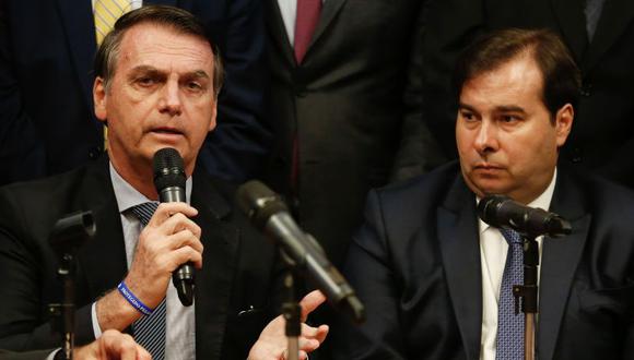 Maia le pidió al presidente Jair Bolsonaro ser más proactivo. (Foto: AFP)