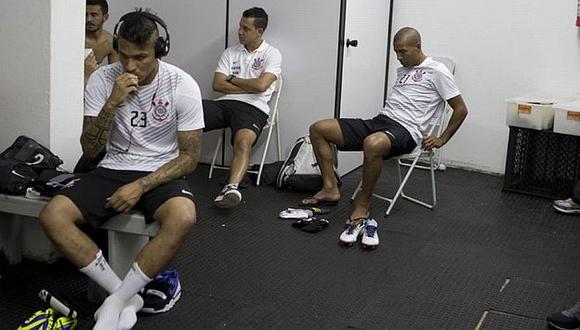 Tensión entre los jugadores del Corinthians fue grande. (Agencia Cortintios Jr.)
