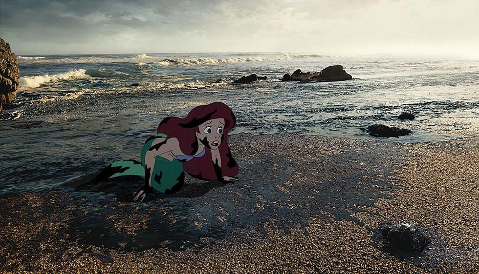 La Sirenita tratando de sobrevivir a un derrame de petróleo. (Jeff Hong en Tumblr)
