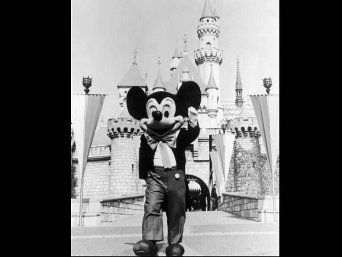 Mickey Mouse celebrará su cumpleaños número 89 a lo grande - El Diario NY