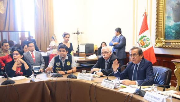 La Comisión de Defensa del Congreso, encabezada por Jorge del Castillo, protagonizó incidentes con la policía de la Diviac. (Foto: Congreso de la República)