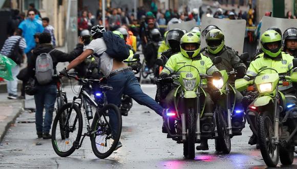 Colombia: Cacerolazo en Bogotá acaba en batalla campal entre la Policía y manifestantes. (EFE)