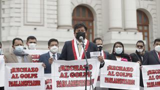 Bancada de Perú Libre protestó contra un “golpe parlamentario” por presidencias de comisiones