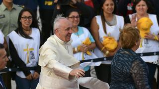 Papa Francisco se 'derrite' ante el canto de esta pequeña chilena [FOTOS Y VIDEO]