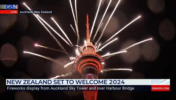 Los fuego artificiales de la Sky Tower, en Auckland, se robaron el show.