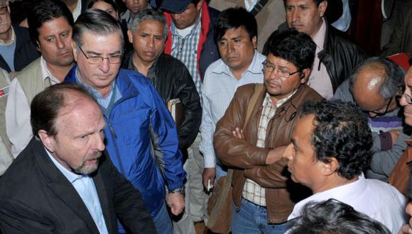 JUGADA. Santos el día en que rompió el diálogo con Lerner. (Perú21)