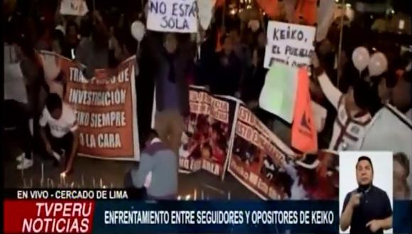 El enfrentamiento ocurrió en los exteriores de la Prefectura de Lima. (TV Perú)