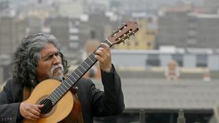 Manuelcha Prado EN VIVO conversando y tocando