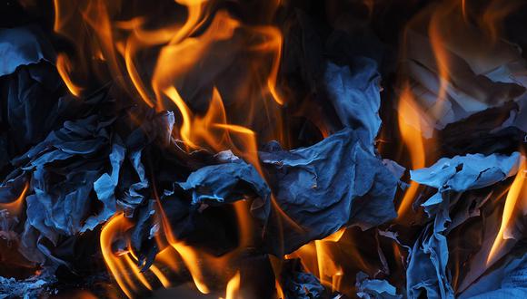 Estaba quemando las cartas de amor de su ex pero terminó incendiando el departamento entero. (Pixabay)