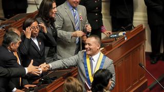 Parlamentario andino Jorge Romero dobletea como coach