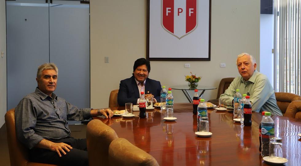 Edwin Oviedo, Juan Carlos Oblitas y Antonio García Pye se reunieron en la Videna. (Foto: Twitter FPF)