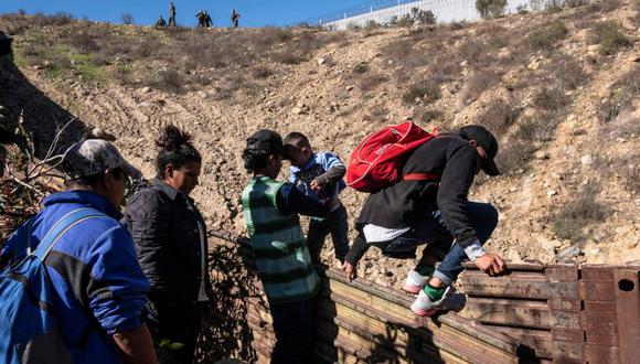 Cada año, miles de personas cruzan ilegalmente la frontera de México hacia Estados Unidos en busca de una vida mejor. (Foto referencial: AFP).