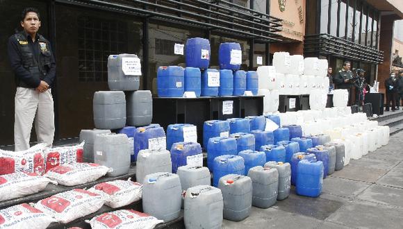Policía Antidrogas decomisa más de seis toneladas de insumos químicos. (USI/Referencial)