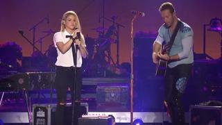 Shakira y Chris Martin cantaron 'Me enamoré' y 'Chantaje' en festival de Hamburgo [VIDEO]