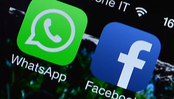 Los iconos de las aplicaciones de Facebook y WhatsApp se muestran en un teléfono inteligente el 20 de febrero de 2014 en Roma. (Foto: Gabriel BOUYS / AFP)