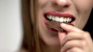 ¿Estornudas al comer chocolate? Puede que tengas ancestros neandertales