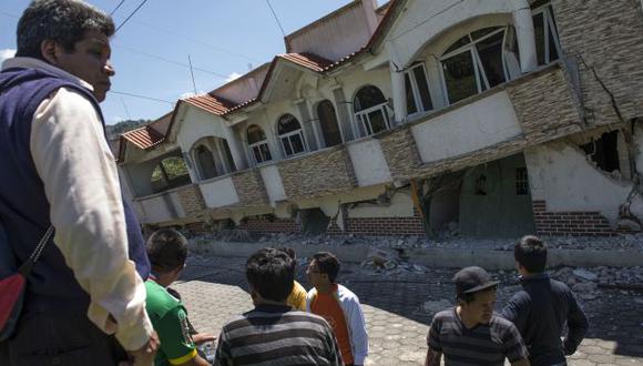 LA TIERRA TIEMBLA. Movimiento sísmico afectó a más de 300 viviendas de las regiones fronterizas. (AP)