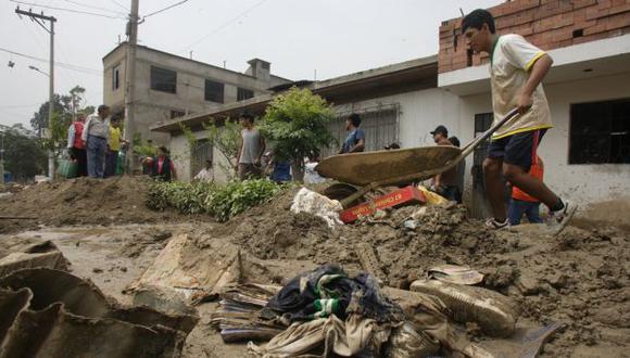 Vecinos de asentamientos humanos preocupados por acumulación de desperdicios. (Félix Ingaruca/USI)