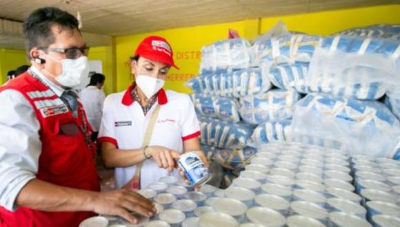 Loreto: Titular del Midis, Patricia Donayre,  supervisó la entrega de más de 31 toneladas de alimentos por parte de Qali Warma en el distrito de Jenaro Herrera, en Loreto. (Foto Midis)