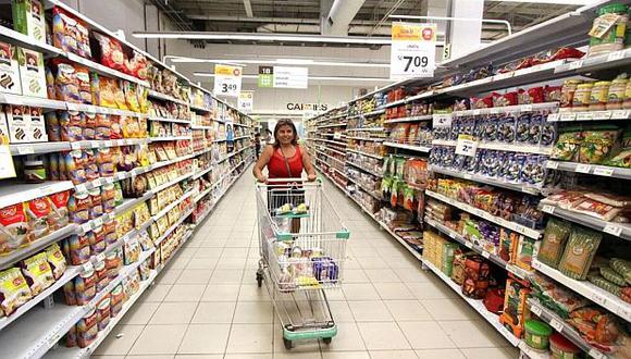 Las ventas de supermercados y tiendas por departamento se expandieron en un 4% en el primer semestre. (Foto: GEC)