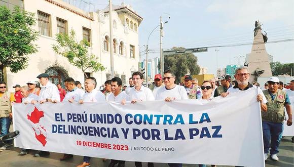 PIDEN PAZ. Marcha recorrió distintas calles del centro de Lima.