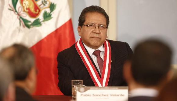 Pablo Sánchez, fiscal de la Nación, fue acusado, por los congresistas Daniel Salaverry y Yeni Vilcatoma, de infringir la Contitución. (Perú21)